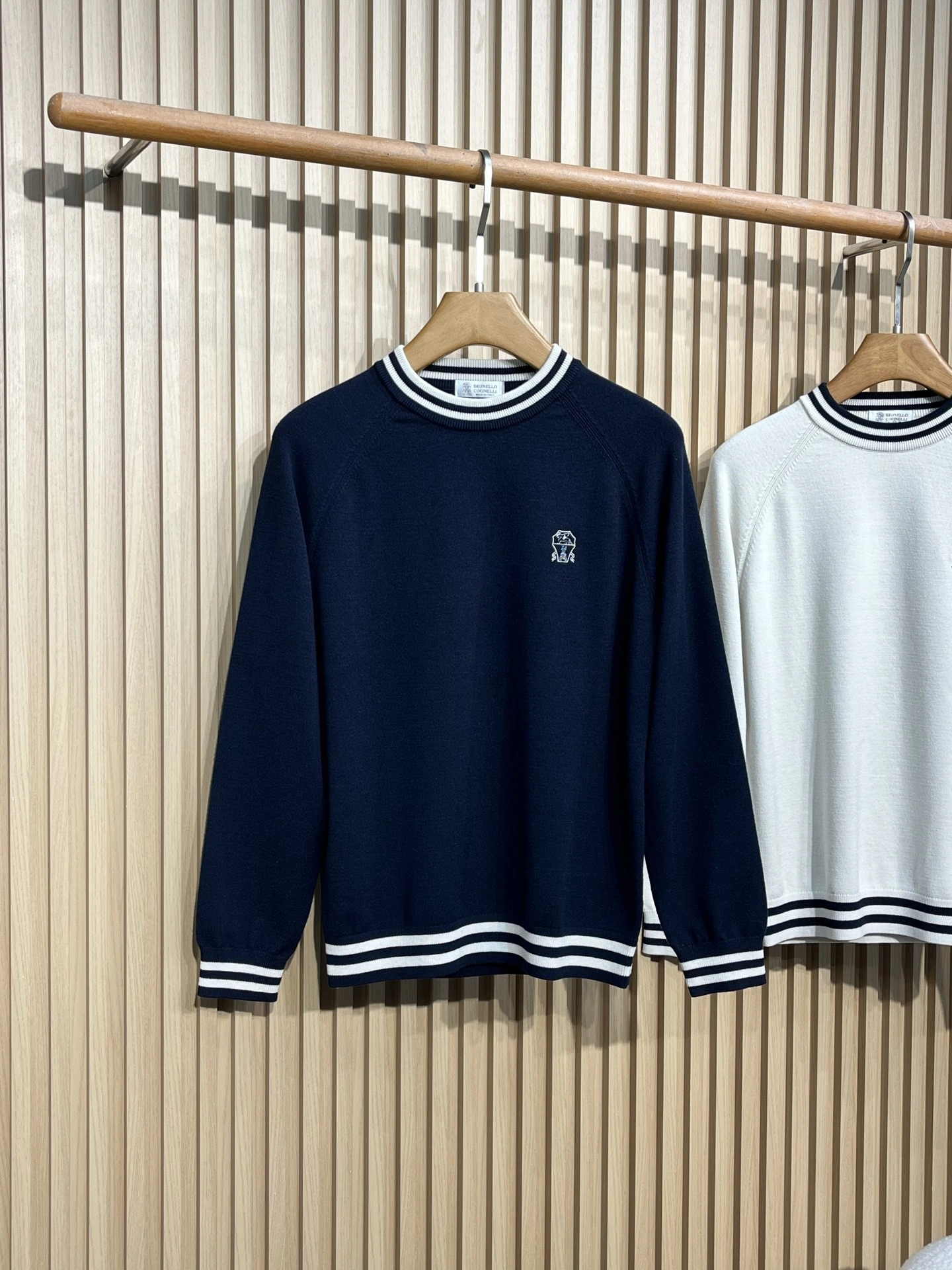wg.luxury-- 2ru9588o wool embroidery 2colour item: E-F443J1819-2H